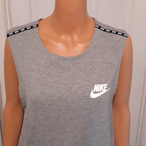 Mens Nike Legend Sleeveless Crew Neck Grey Tee with Upper Back Mesh Panel - Picture 1 of 9